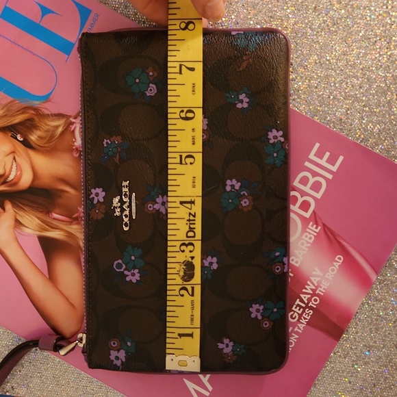 Coach wristlet - Picture 9 of 12